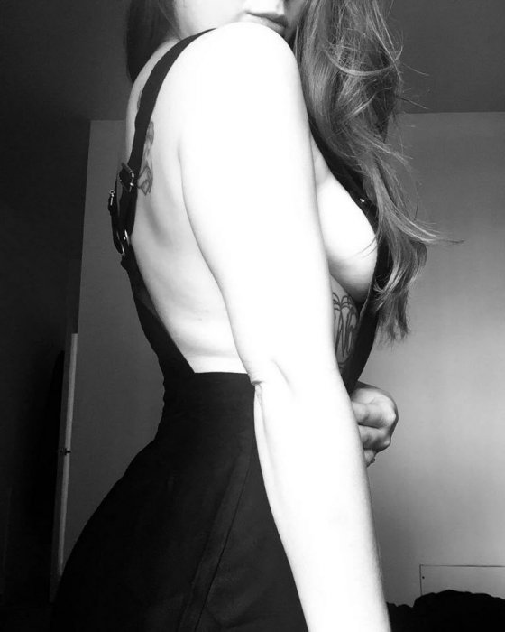 Sideboobs: грудь сбоку