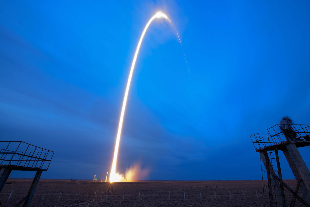 Старт корабля «Союз МС-15» Старт корабля «Союз МС-15»