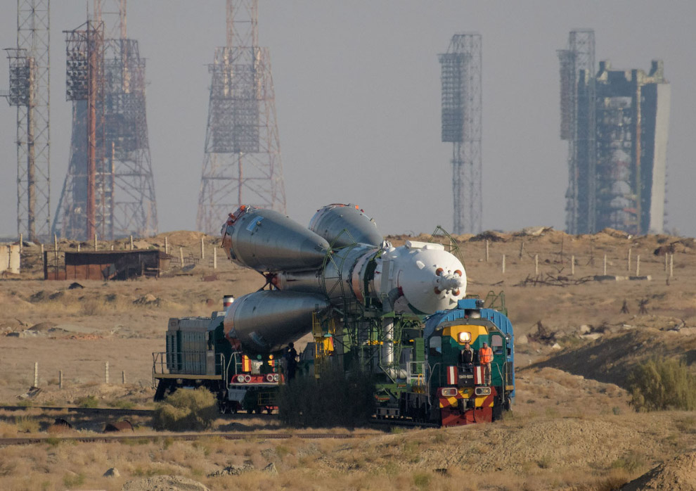 Старт корабля «Союз МС-15» Старт корабля «Союз МС-15»