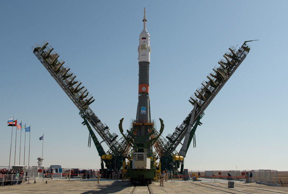 Старт корабля «Союз МС-15» Старт корабля «Союз МС-15»