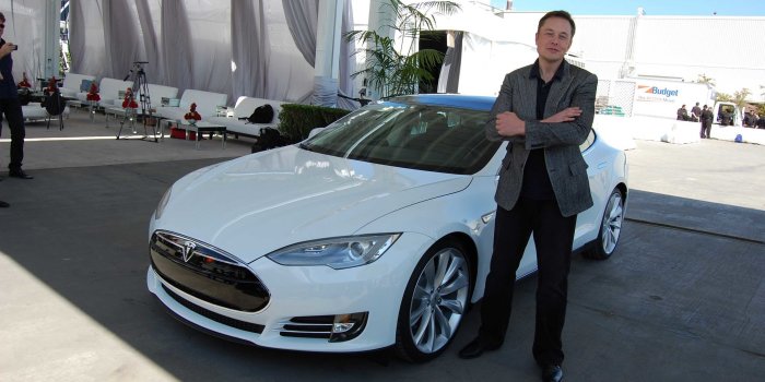 Автомобили из гаража Илона Маска Автомобили из гаража Илона Маска