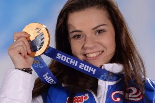 Олимпийская чемпионка Аделина Сотникова перевела «экстрасенсу» 2 миллиона рублей Олимпийская чемпионка Аделина Сотникова перевела «экстрасенсу» 2 миллиона рублей