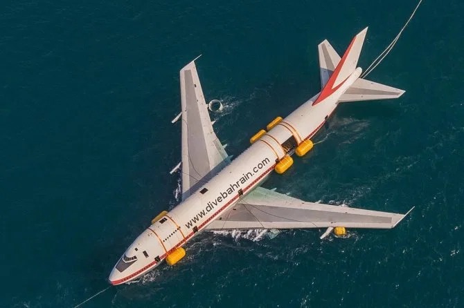 В Бахрейне открылся тематический парк внутри самолета Boeing 747 В Бахрейне открылся тематический парк внутри самолета Boeing 747