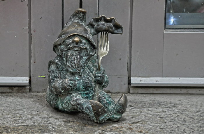 Почему на улицах Вроцлава так много фигурок гномов Почему на улицах Вроцлава так много фигурок гномов