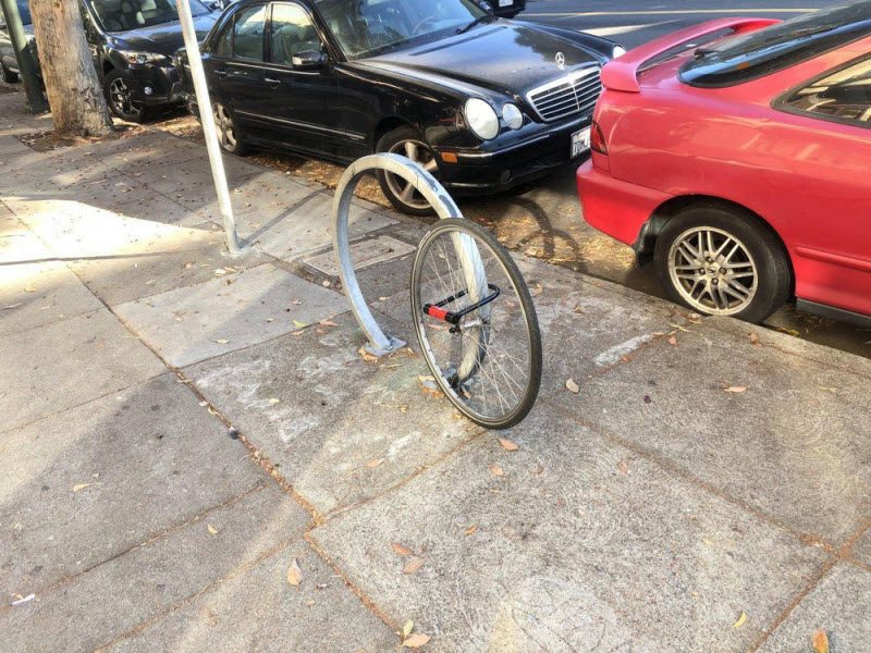 Бывают в жизни огорчения