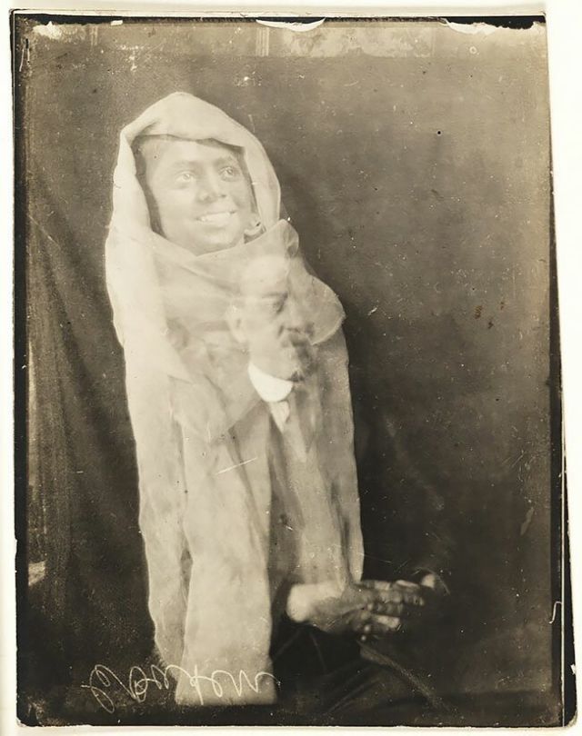 Мрачный фотошоп 1920-х годов: призрачные кадры Уильяма Хоупа Мрачный фотошоп 1920-х годов: призрачные кадры Уильяма Хоупа