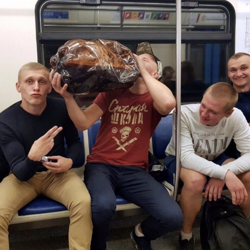 Модники из российского метрополитена