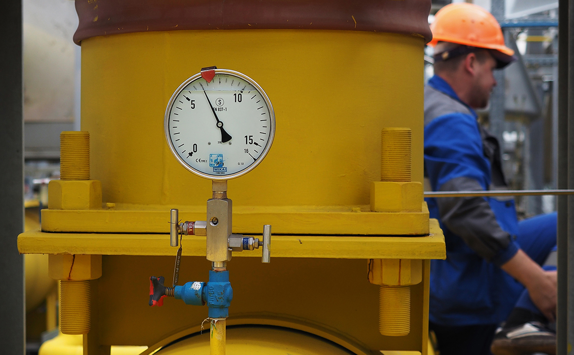 «Газпрому» принудительно отключили импортную технику через спутник    