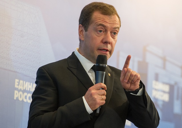 Премьер Медведев призвал россиян готовиться к поиску новой работы Премьер Медведев призвал россиян готовиться к поиску новой работы
