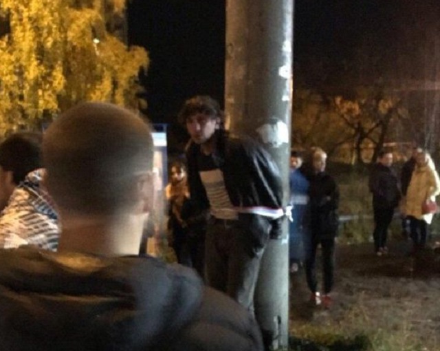 На архангельцев, привязавших мужчину к столбу, возбудили уголовное дело На архангельцев, привязавших мужчину к столбу, возбудили уголовное дело