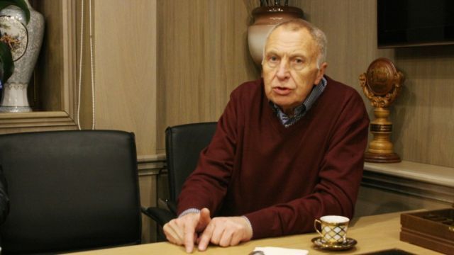Режиссер Андрей Смирнов обматерил Ленина и призвал убрать его из мавзолея Режиссер Андрей Смирнов обматерил Ленина и призвал убрать его из мавзолея