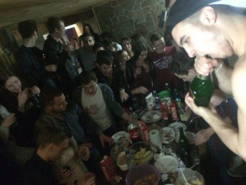 Забавы молодых: пьянки, гулянки, вписки