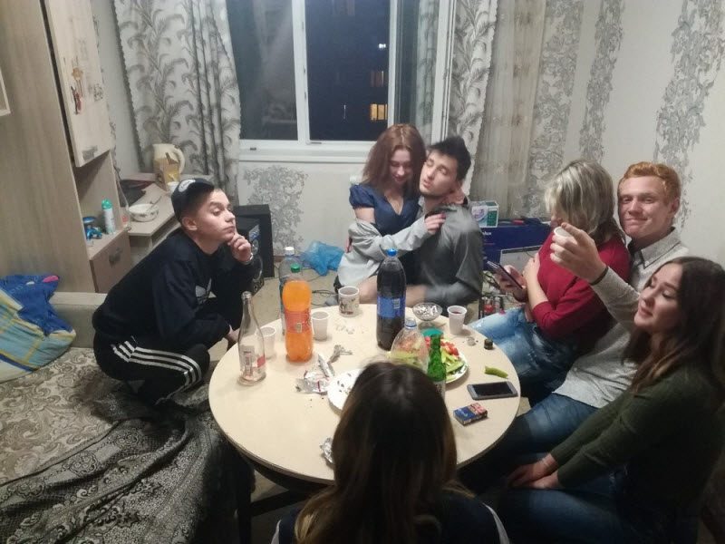 Забавы молодых: пьянки, гулянки, вписки