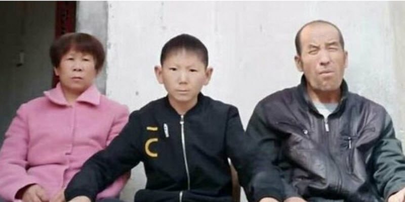 Вечно молодой китаец застрял в 6-летнем теле Вечно молодой китаец застрял в 6-летнем теле