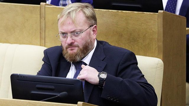 Виталий Милонов решил объединится с коммунистами и избавиться от тела Ленина Виталий Милонов решил объединится с коммунистами и избавиться от тела Ленина