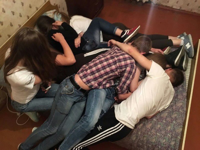 Забавы молодых: пьянки, гулянки, вписки