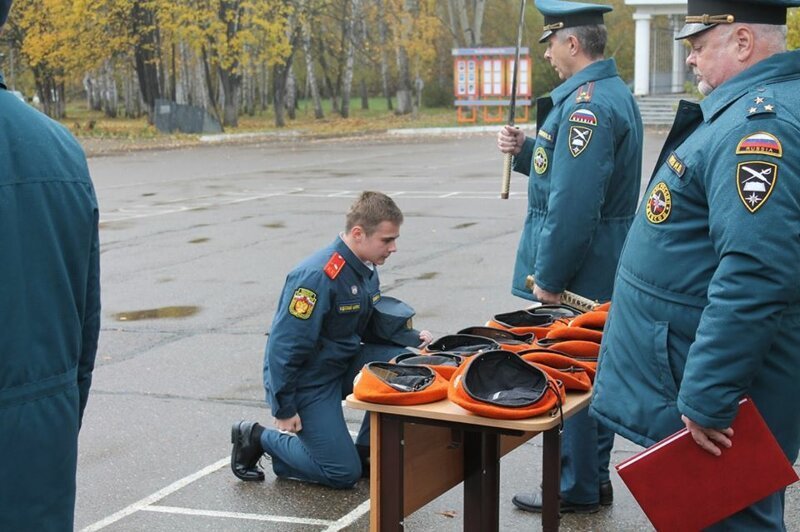 В Красноярском крае кадетов посвятили в выпускники самурайским мечом