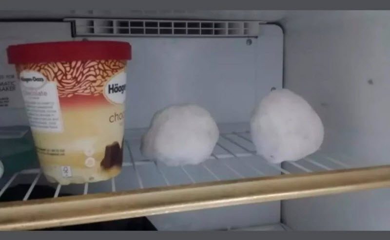 Люди продают очень странные и бесполезные вещи за безумные деньги Люди продают очень странные и бесполезные вещи за безумные деньги
