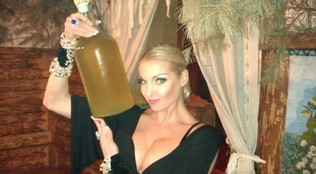 Анастасия Волочкова показала свой фирменный напиток для похудения и шокировала диетолога Анастасия Волочкова показала свой фирменный напиток для похудения и шокировала диетолога
