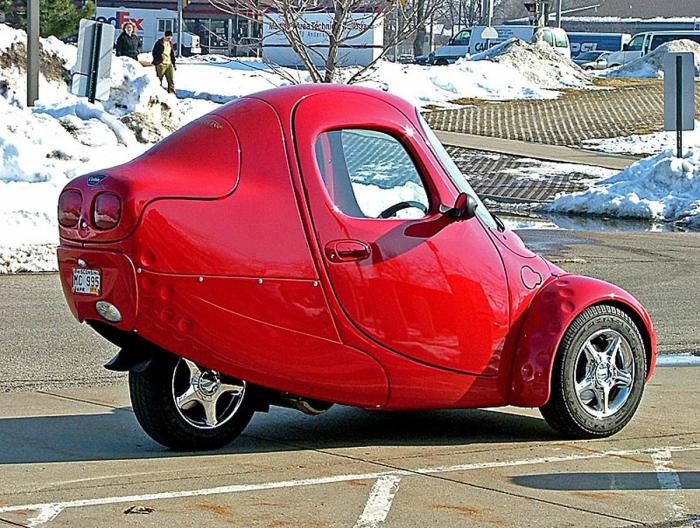 Забавные автомобили прошлого века, которые сегодня вызывают улыбку Забавные автомобили прошлого века, которые сегодня вызывают улыбку