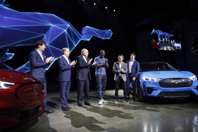Конкурент Tesla: Ford анонсировал электрокар Mustang Mach-E Конкурент Tesla: Ford анонсировал электрокар Mustang Mach-E