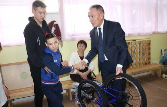 Слепому — телевизор, не ходячему — велосипед