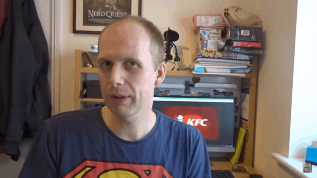 Блогер Майк Дживонс целую неделю ел в KFC и в итоге похудел Блогер Майк Дживонс целую неделю ел в KFC и в итоге похудел