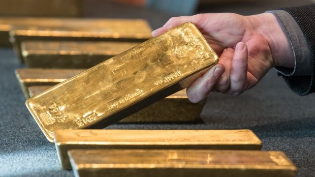 Мужчина из Липецкой области нашел носки с золотом и пошел под суд