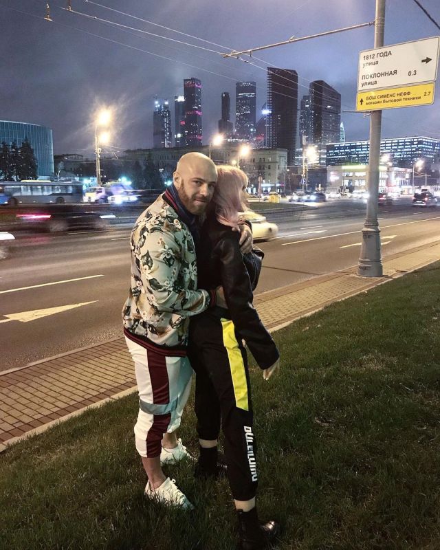 Казахстанский культурист Юрий Толочко решил жениться на секс-кукле Казахстанский культурист Юрий Толочко решил жениться на секс-кукле