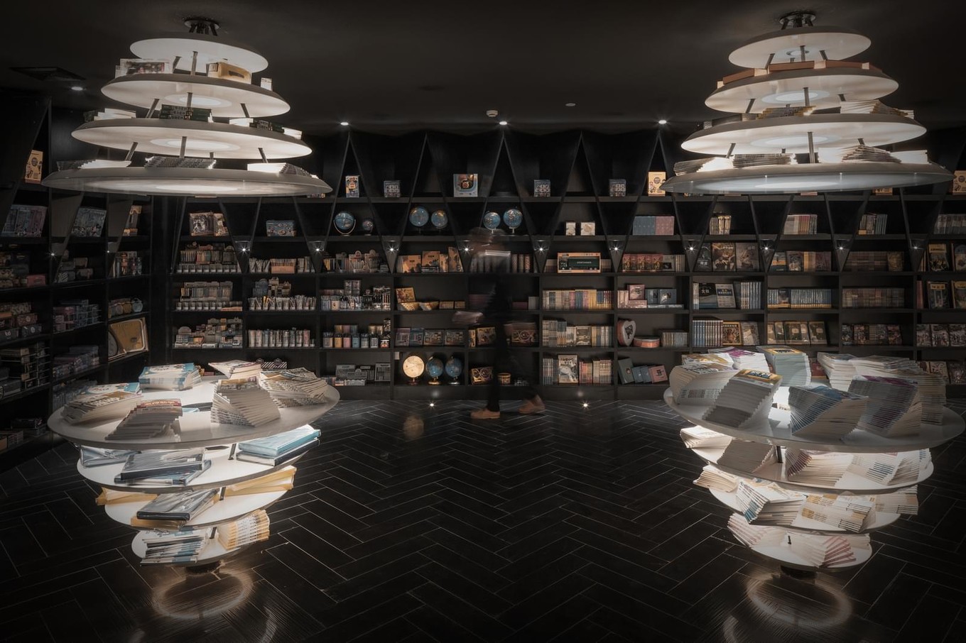 Интерьер книжного магазина в Шанхае Интерьер книжного магазина в Шанхае