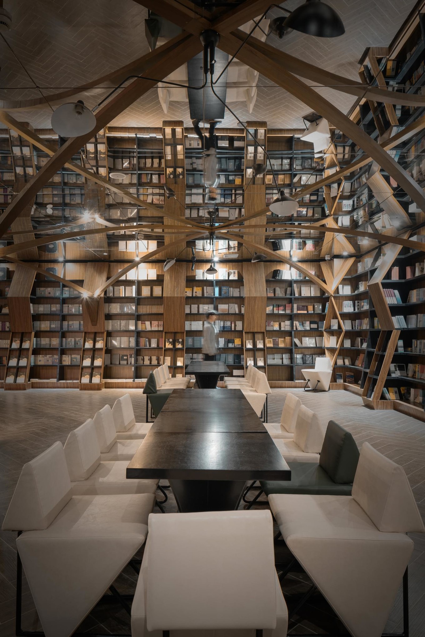 Интерьер книжного магазина в Шанхае Интерьер книжного магазина в Шанхае