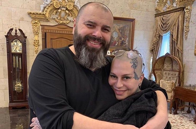 Самые резонансные скандалы, всколыхнувшие шоу-бизнес в 2019 году Самые резонансные скандалы, всколыхнувшие шоу-бизнес в 2019 году