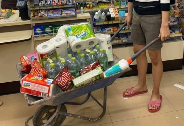 В Тайланде запретили пластиковые пакеты - вот, что творится в магазинах