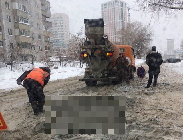 В Новосибирске ремонтируют снег