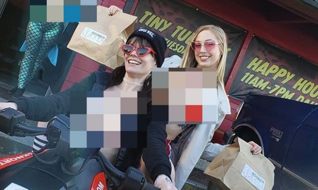 В Портленде заказанную на дом еду начали доставлять стриптизерши