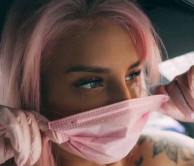 Instagram-модели, которых можно обвинить в дефиците защитных масок