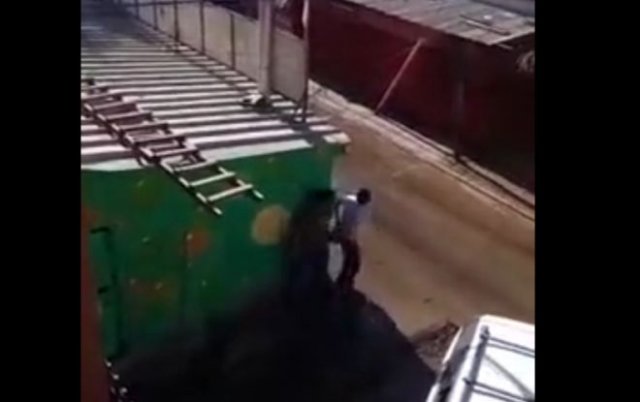 Быстро "охладили" неугомонного протестующего