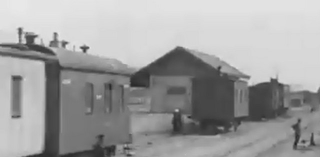 Делегация американских экспедиционных войск едет на поезде от Канска до Омска