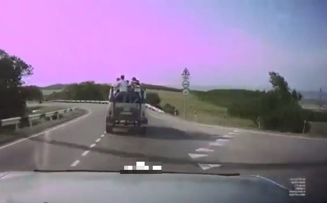 Под Анапой перевернулся джип с туристами
