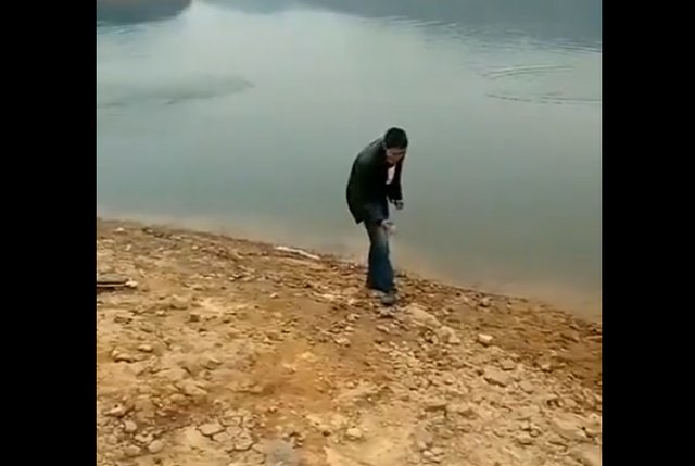 Батя гуляет с детьми