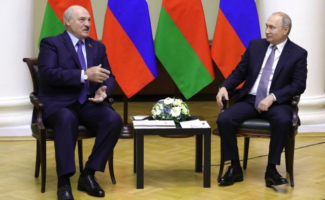 Путин поздравил Александра Лукашенко с победой на выборах президента Белоруссии