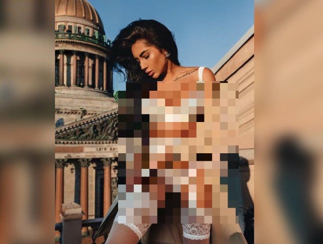 Эротическая фотосессия Дарины на фоне Исаакиевского собора возмутила петербуржцев