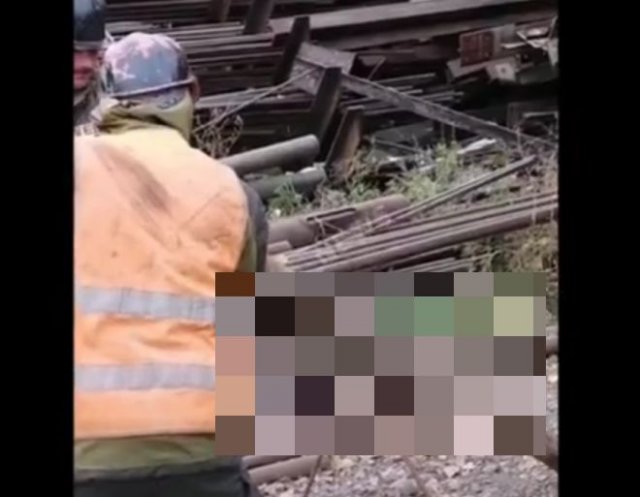 Работникам склада стало скучно, поэтому они собрали миномет