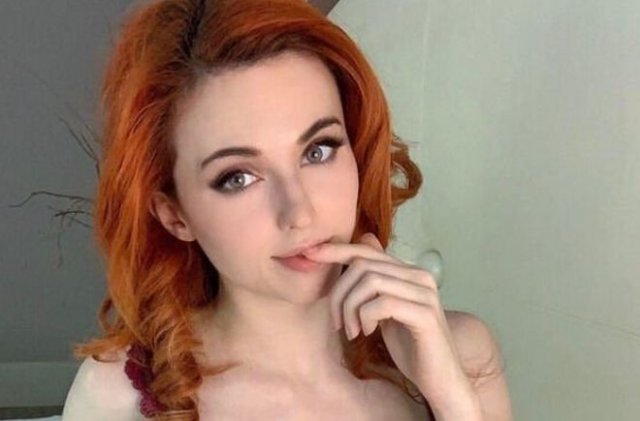 Девушки в красивом белье