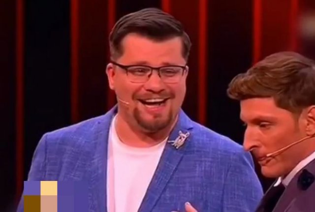 Павел Воля забавно подколол Гарика Харламова на передаче Comedy Club
