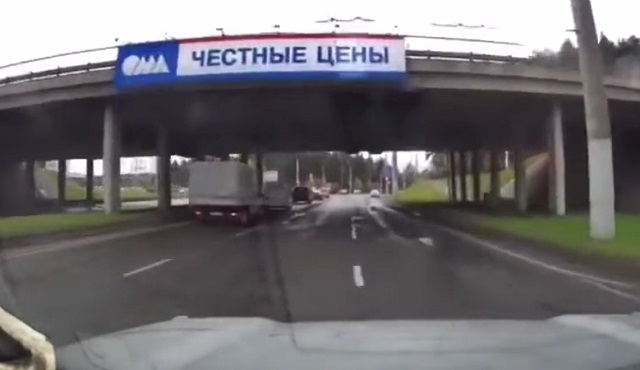 Очень странное ДТП с полицейской машиной