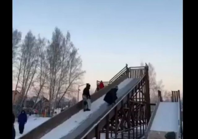 Горка с "лежачим полицейским"