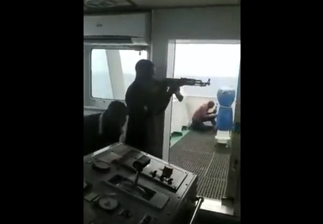 В Гвинейском заливе пираты напали на судно с русскоязычной командой