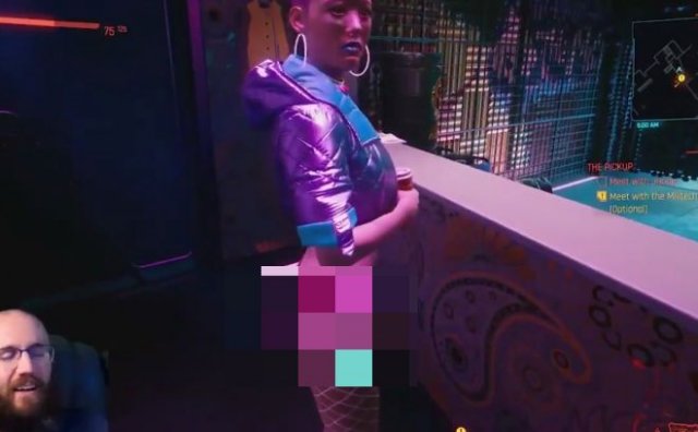 Откуда она достала бутылку? Фейл в Cyberpunk 2077