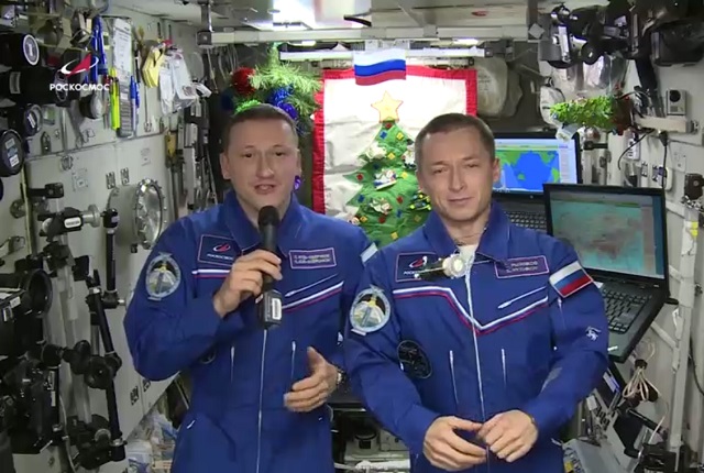 Поздравления с Новым годом от космонавтов Сергея Рыжикова и Сергея Кудь-Сверчкова прямо с борта МКС
